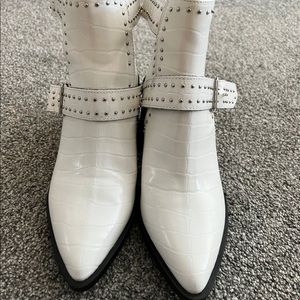 White boots Steve Madden